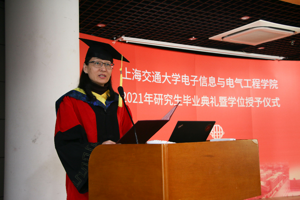 9 自动化系党总支书记 李柠 宣读表彰名单.png